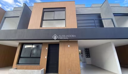Casa em condomínio fechado com 3 quartos para alugar na Rua Grumixama, 127, Campeche, Florianópolis, 123 m2 por R$ 5.500