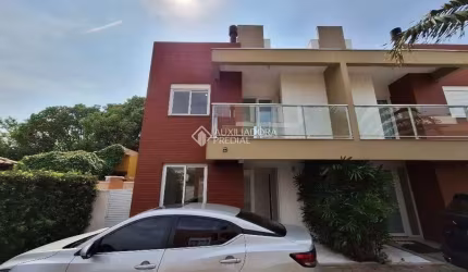 Casa em condomínio fechado com 3 quartos para alugar na Rua Grumixama, 215, Campeche, Florianópolis, 161 m2 por R$ 6.100