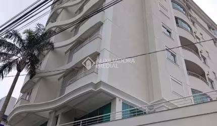 Apartamento com 2 quartos para alugar na Avenida Prefeito Waldemar Vieira, 967, Saco dos Limões, Florianópolis, 68 m2 por R$ 5.000