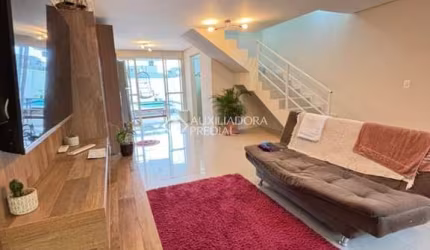 Casa com 3 quartos para alugar na Rua Valdemiro José Vieira, 161, Campeche, Florianópolis, 116 m2 por R$ 7.500