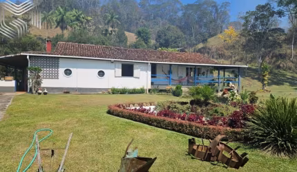Sitio de Luxo à Venda em Nova Friburgo-RJ, Amparo: 8 Quartos, 8 Suítes, 12 Salas, 9 Banheiros, 10 Vagas de Garagem, 275.000 m² de Área.