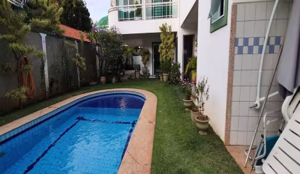 Casa em Condomínio de Alto Padrão no Recreio dos Bandeirantes, RJ: 3 suítes, 4 vagas, 558m² de luxo! Pfoximo a Praia