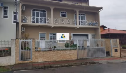 Casa Residencial / Comercial