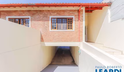 CASA TÉRREA - JARDIM DAS INDÚSTRIAS - SP
