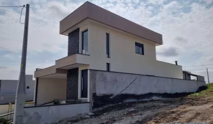 CASA ASSOBRADADA - CAÇAPAVA VELHA - SP