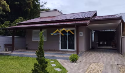 Casa a 80 metros da lagoa de Ibiraquera.