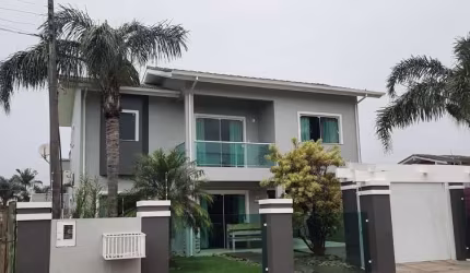 Casa à venda em Garopaba/SC