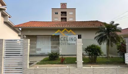 Casa à venda no bairro Centro - Imbituba/SC
