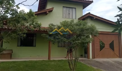Casa a 200 metros da lagoa de Ibiraquera.