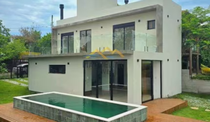 Casa à venda no bairro Praia do Rosa - Imbituba/SC