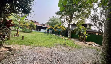 Terreno à venda no bairro Praia da Ferrugem - Garopaba/SC