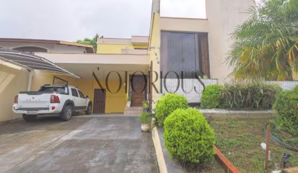 Casa para Venda em Curitiba / PR no bairro Guabirotuba