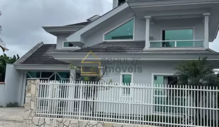 Casa com 3 quartos à venda na Rua Frontin, Iririú, Joinville, 325 m2 por R$ 1.250.000