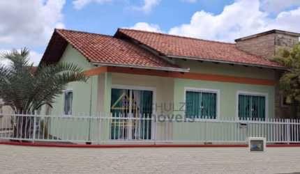 Casa com 3 quartos à venda na Rua Canoas, Iririú, Joinville, 150 m2 por R$ 585.000