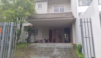 Sobrado 4 Dormitórios sendo 1 suíte no Pilarzinho
