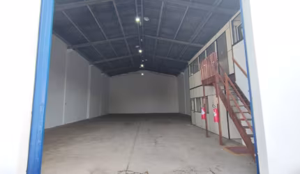 Barracão 360m² com terreno de 720m²