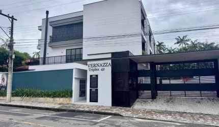 Sobrado triplex - bairro Glória - venda - Buch Imoveis - Imobiliária Joinville