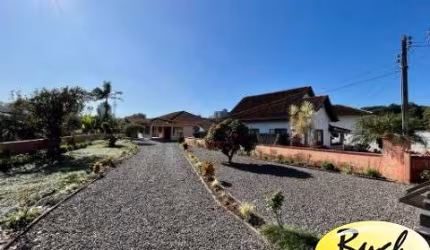 Vende casa Bairro Anita Garibaldi,  Joinville - Buch Imóveis