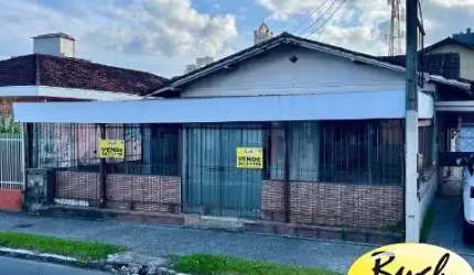 Venda de Sala/Casa Comercial na Rua Procópio Gomes