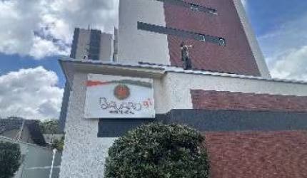 Apartamento à Venda no Atiradores com 3 quartos (1 suíte), sala de estar/jantar e duas vagas de garagem próximo a Av. Marquês de Olinda