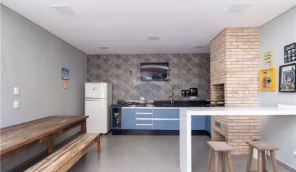 Vende-se lindo Sobrado em Bosque Maia, 3 Suítes , 4 Vagas, Sótão, Área Gourmet