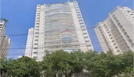 Apartamento em frente ao Bosque Maia, 150m, 3 quartos (suítes), 3 vagas, reformado