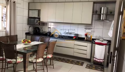 Casa com 3 quartos à venda no Jardim Regina, Indaiatuba  por R$ 930.000