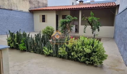 Casa com 2 quartos à venda na Vila Furlan, Indaiatuba  por R$ 600.000
