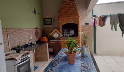 Casa com 3 quartos à venda no Jardim Europa, Indaiatuba  por R$ 910.000