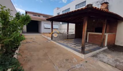 Casa com 4 quartos à venda no Centro, Indaiatuba  por R$ 1.350.000