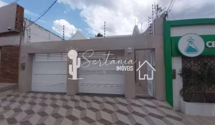 Casa para Venda com Excelente Localização na Rua Floriano Peixoto 129 – Centro – Sertânia/PE.