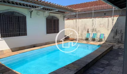 Casa 90 metros da praia, com piscina