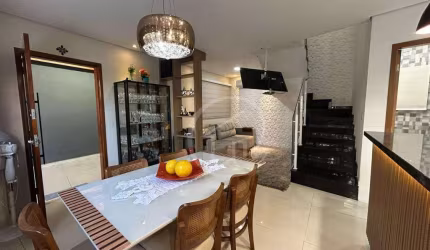 Casa com 3 dormitórios à venda, 101 m² por R$ 905.000 - Vila Guilhermina - Praia Grande/SP