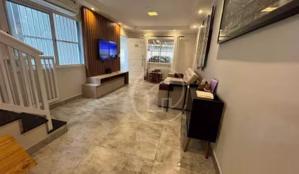Sobrado com 3 dormitórios à venda por R$ 749.000,00 - Tupi - Praia Grande/SP