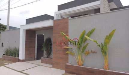 Linda Casa com 3 dormitórios sendo 1 suíte e vaga para 3 carros  à venda, 146 m² por R$ 750.000 - Praia de Itaipuaçu (Itaipuaçu) - Maricá/RJ