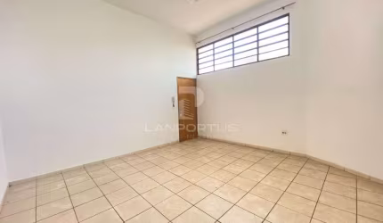 Sala com 42m² para alugar no Jardim Irajá