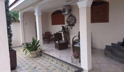 Casa com 3 dormitórios à venda, 250 m² por R$ 480.000,00 - Estância Itajá - Caldas Novas/GO