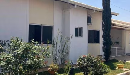 Casa com 4 dormitórios à venda, 168 m² por R$ 550.000,00 - Residencial Village - Caldas Novas/GO