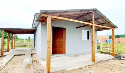 Casa em Capão Novo!