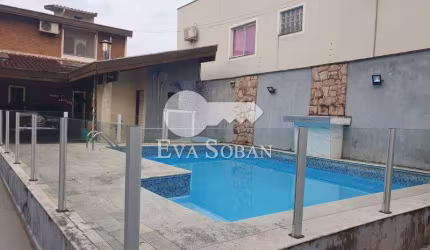 Sobrado com ´piscina na Martin de Sá