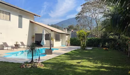 Casa com 3 quartos à venda no Centro, Pomerode , 246 m2 por R$ 1.350.000