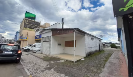 Sala comercial para alugar na Senador Salgado Filho, 584, Centro, Caçador por R$ 2.500