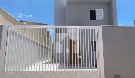 Excelente Sobrado à venda, 3 Dormitórios, 1 Suíte, 2 Vagas, Sala dois Ambientes - Residencial Santa