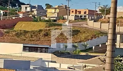 Vende ou Permuta com Apartamento um Terreno de mil metros no CONDOMINIO POR DO SOL - Jardim Tarumã,