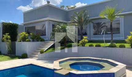 EXCELENTE Casa a Venda com 3 suítes, 340m² construidos, no Condominio Park Place - Bairro Caxambu -