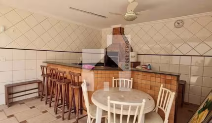 Bela Casa Térrea à venda, Vila Santa Terezinha, Várzea Paulista, SP