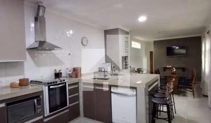 Casa mobiliada (MORADIA ou COMÉRCIO) com 3 dormitórios para venda ou aluguel, 185m² área útil - Jar