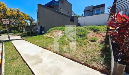 Terreno à venda 250m² leve aclive, Condomínio Reserva Ermida II, Recanto Quarto Centenário, Jundiaí