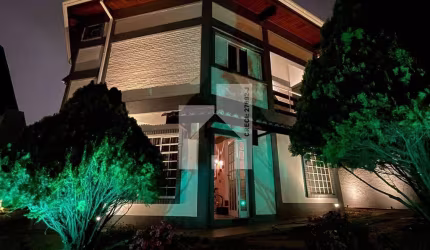 Excelente Sobrado com 3 Dormitórios sendo 1 Suíte Master, Arquitetura Diferenciada Estilo Industria