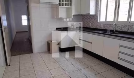 Casa com 2 suítes para locação, 110m² - Mirante de Jundiaí, Jundiaí, SP